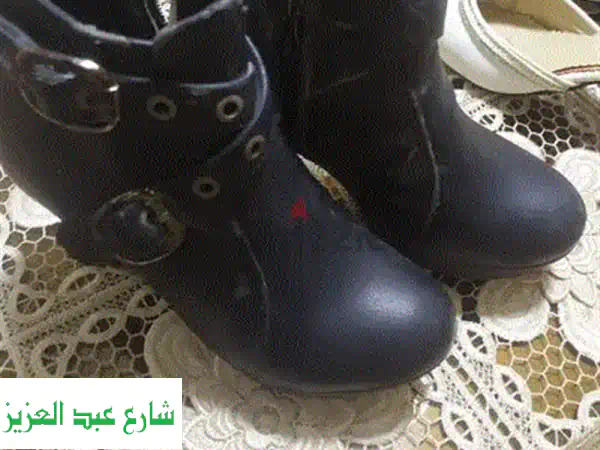 كوتشي أسود أنيق مقاس ٣٨ -  فرصة لا تُفوّت!