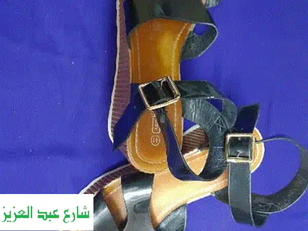 صندل أسود أنيق - كعب - مقاس ٤١ - كأنه جديد! ✨