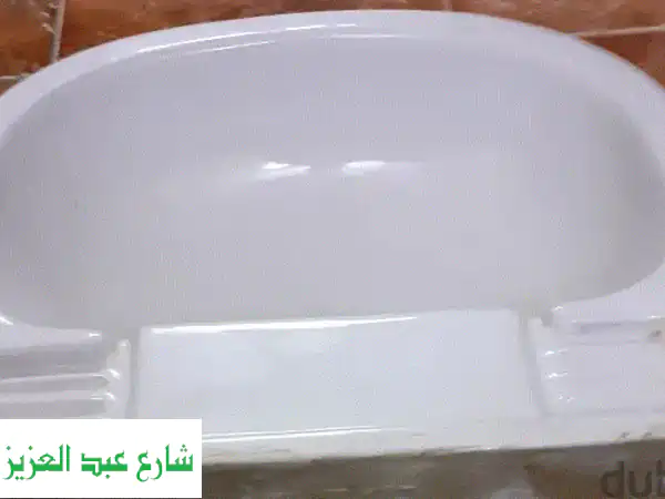 حوض حمام مستعمل بحالة ممتازة + حامل جديد! عرض لا يُفوّت!
