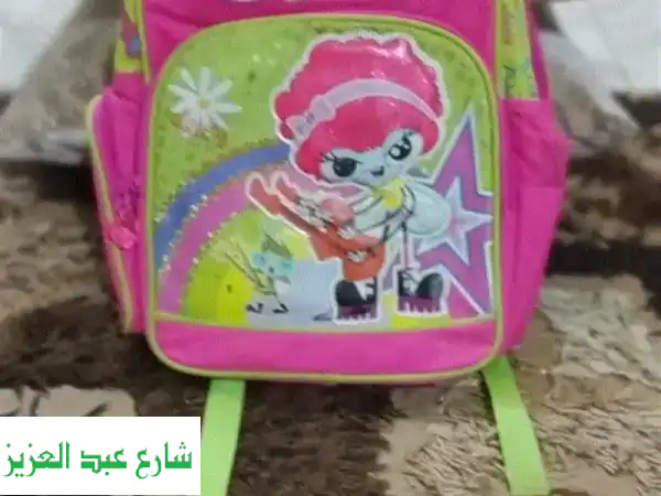 شنطة مدرسة بنات مستعملة كالجديدة - من السعودية!...