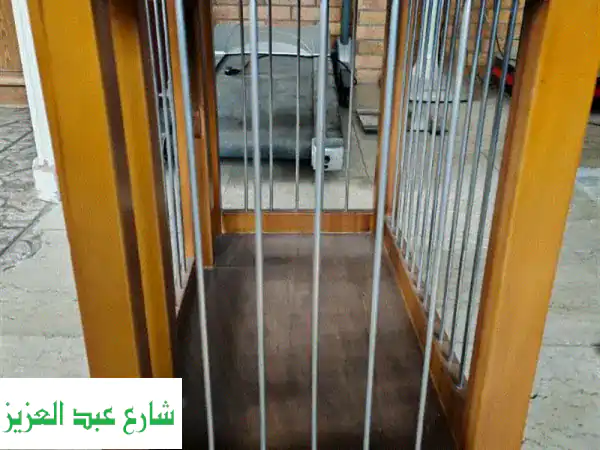 قفص كلب فاخر من الخشب الطبيعي - منزل أنيق لصديقك المفضل!