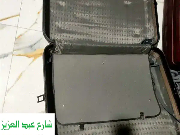 شنطة سفر عملاقة - قوية ومتينة! (مستعملة بحالة ممتازة) - 1000 جنيه فقط بالإسكندرية