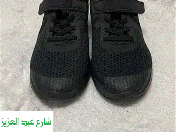 أحذية أديداس ونايك أصلية للأطفال! مقاسات 34 و 35