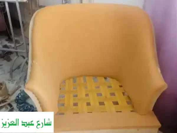راحة ملكية مع كرسي فوتيه كلاسيكي من خشب الزان الأحمر