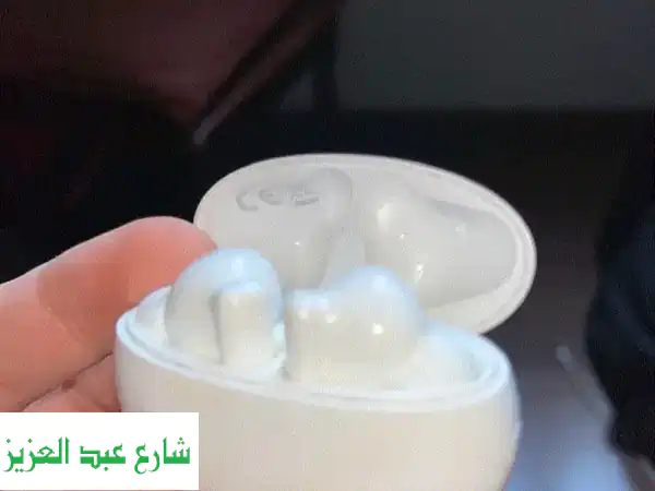 هاواي فري بادز 4i بيضاء - حالة ممتازة! سماعات...