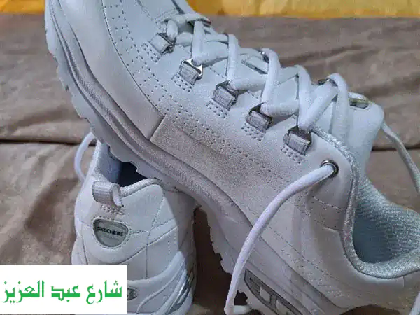 كوتشي اسكتشر مقاس ٤٠ - راحتك وأناقتك في خطوة واحدة!