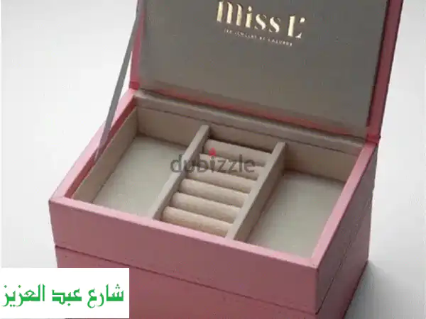 علبة مجوهرات Miss L الأصلية: رفاهية أنيقة لحفظ كنوزك الثمينة
