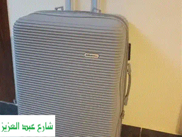 حقيبة سفر فاخرة بسعر لا يقاوم! (مع عيب بسيط في اليد)