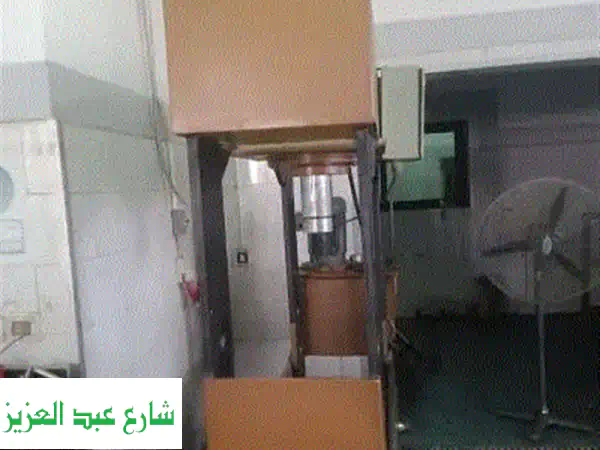 مُكبّس هيدروليكي ٧٦ طن - فرصة ذهبية لورش العمل!