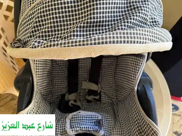 أمان طفلك هو أولويتنا: كرسي سيارة أطفال آمن ومريح