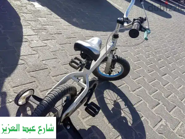 دراجة أطفال ثلاث عجلات - حالة ممتازة!  سعادة طفلك...