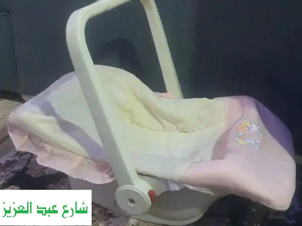 كرسي أطفال هزاز كالجديد! يناسب السيارة والمنزل 🚗🏠