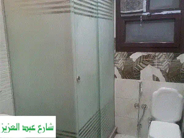 كابينات دش زجاجية فاخرة - شاور بوكس سيكوريت، مرايا LED، وأكثر! (معاينة مجانية)