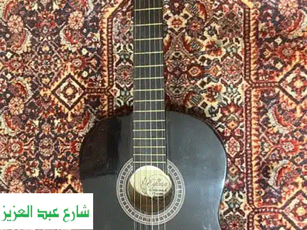 جيتار كلاسيك أسود فاخر - لم يُستخدم! + جراب + كتيب تعليمي