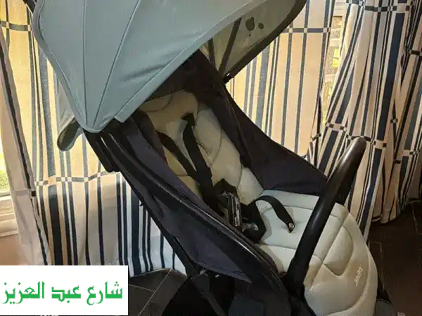 عربة أطفال جونيورز الخفيفة: سفر مريح وأمان مطلق لطفلك!
