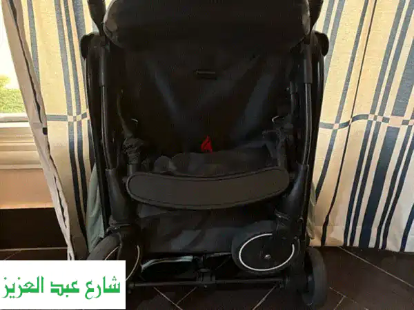 عربة أطفال جونيورز الخفيفة: سفر مريح وأمان مطلق لطفلك!