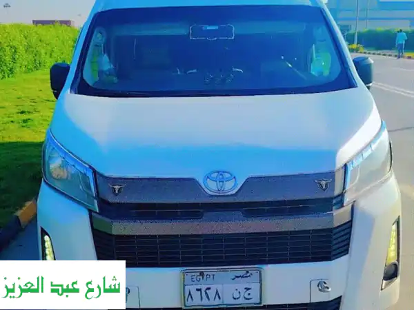 استمتع برحلاتك مع ميكروباص تويوتا هايس 14 راكب من تورزم تورز | رحلات مريحة وآمنة