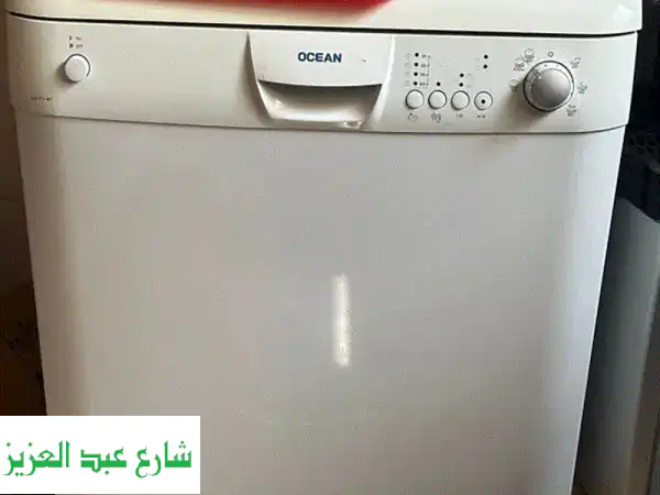 غسالة ملابس ١٢ فرد - كالجديدة! (مستعملة شهرين فقط)
