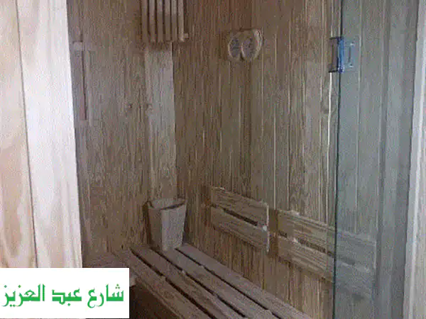 استمتع بتجربة سبا منزلية فاخرة مع ساونا خشبية مصممة خصيصاً لك!